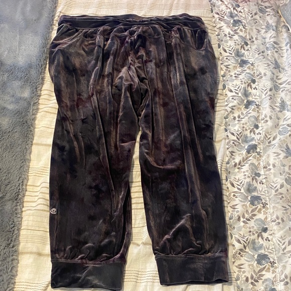 Lululemon Black Velvet Tie-Dye Joggers - Picture 7 of 8